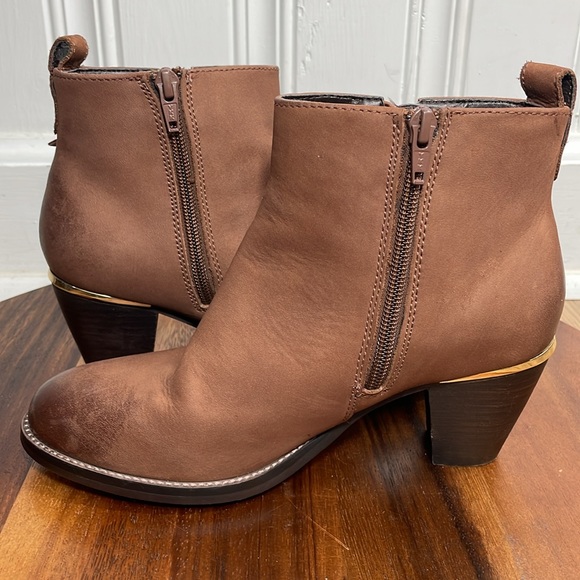 Steve Madden Cognac Wantagh Leather Ankle Booties - Picture 2 of 14